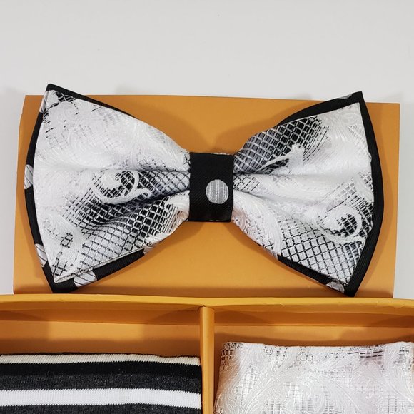 Robert Lewis Silver Bow Tie Hanky Socks Box 3 Set - Picture 2 of 7